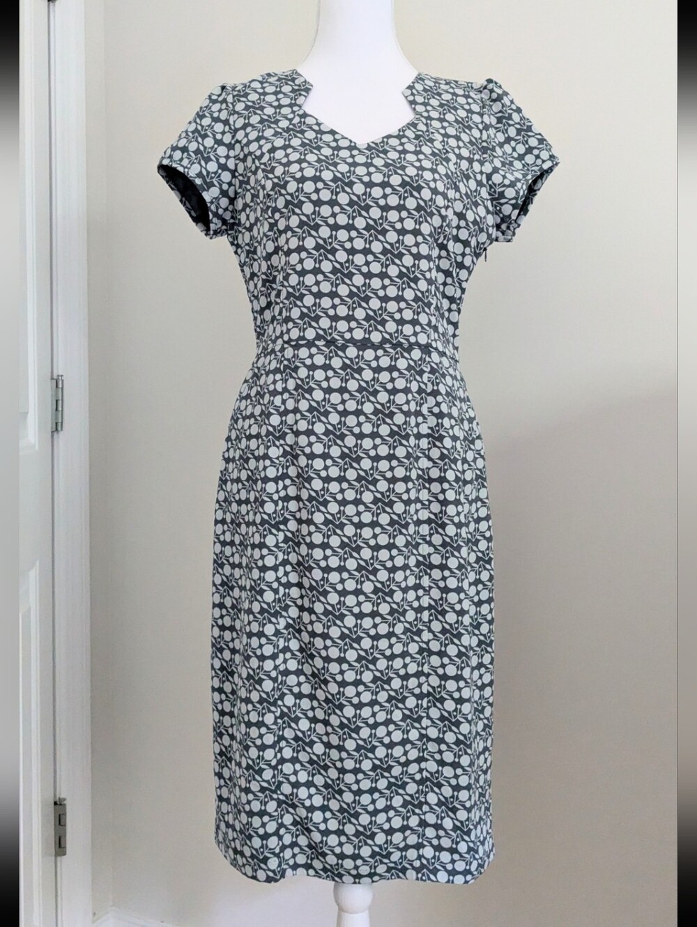 DownEast Sheath Split Sweetheart Retro Dress S - Slate Grey